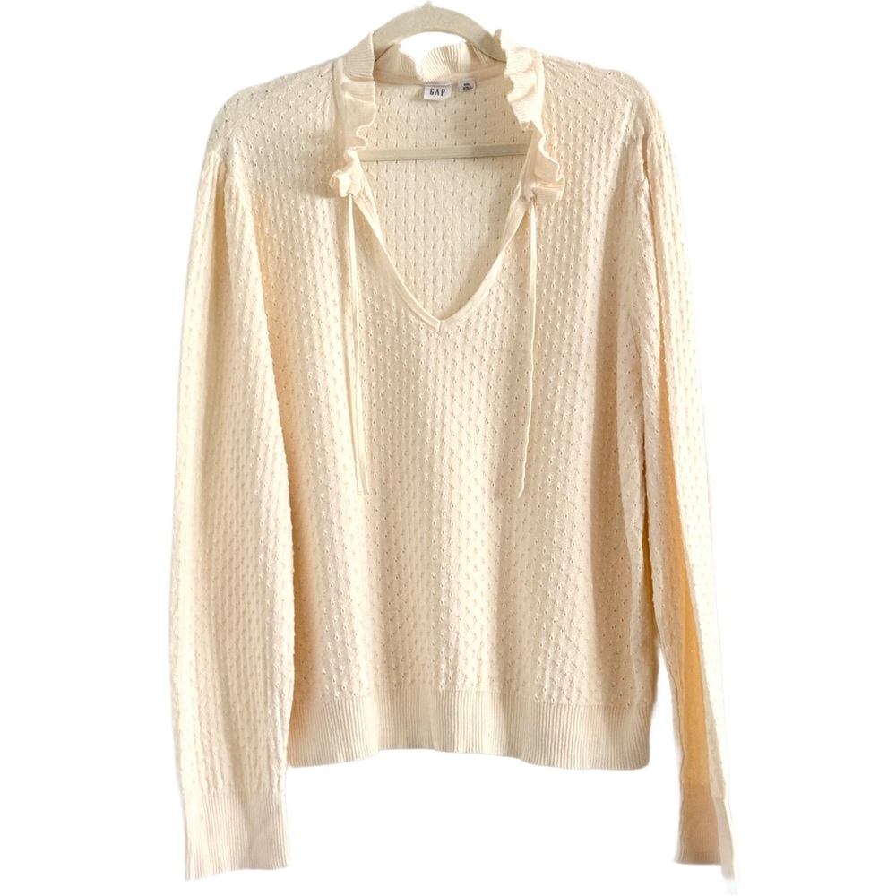🌻 GAP Cream V-Neck Sweater with Ruffle Trim